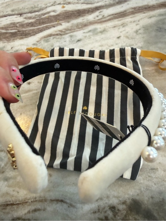 NWT Lele Sadoughi Ivory Cream White PEARL EMBELLISHED VELVET GIGI HEADBAND